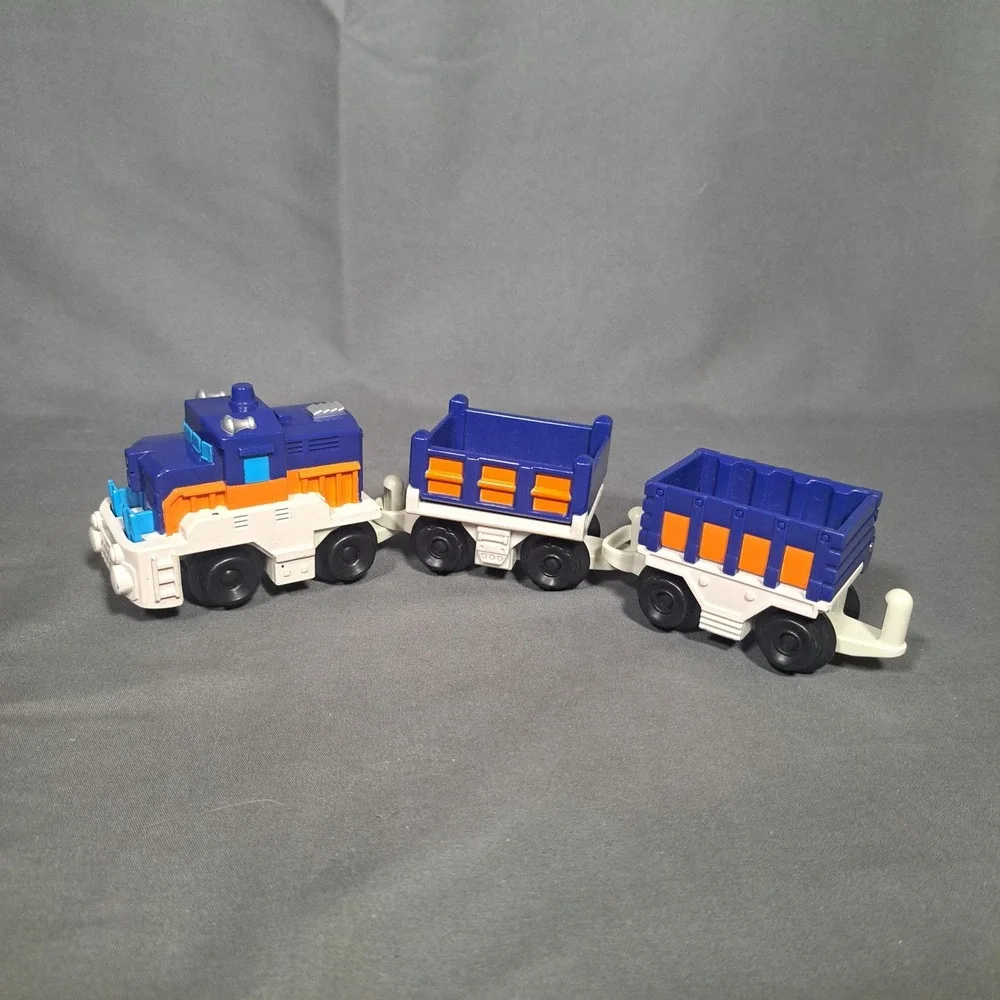 VTG 2003 Mattel GeoTrax Freightway Transport Train Engine 2 Cargo Cars Toy